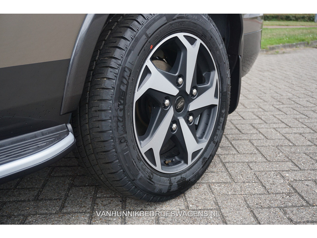 34752967-ford-transit-custom-23