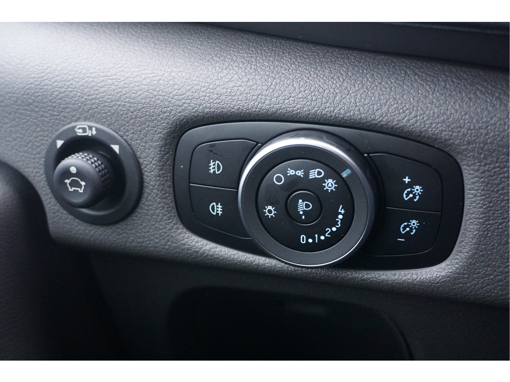 37319955-ford-transit-16