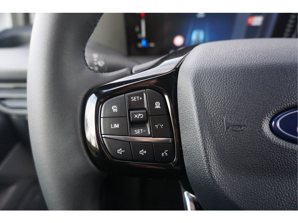 39603895-ford-transit-custom-14