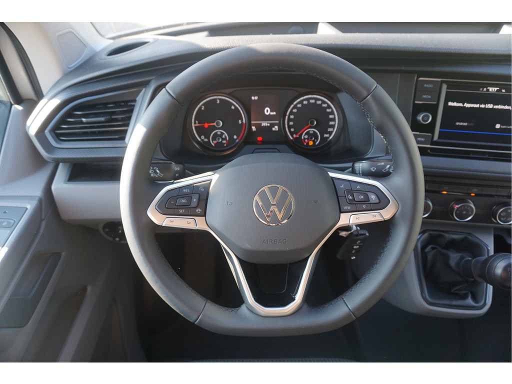 40015245-volkswagen-transporter-10