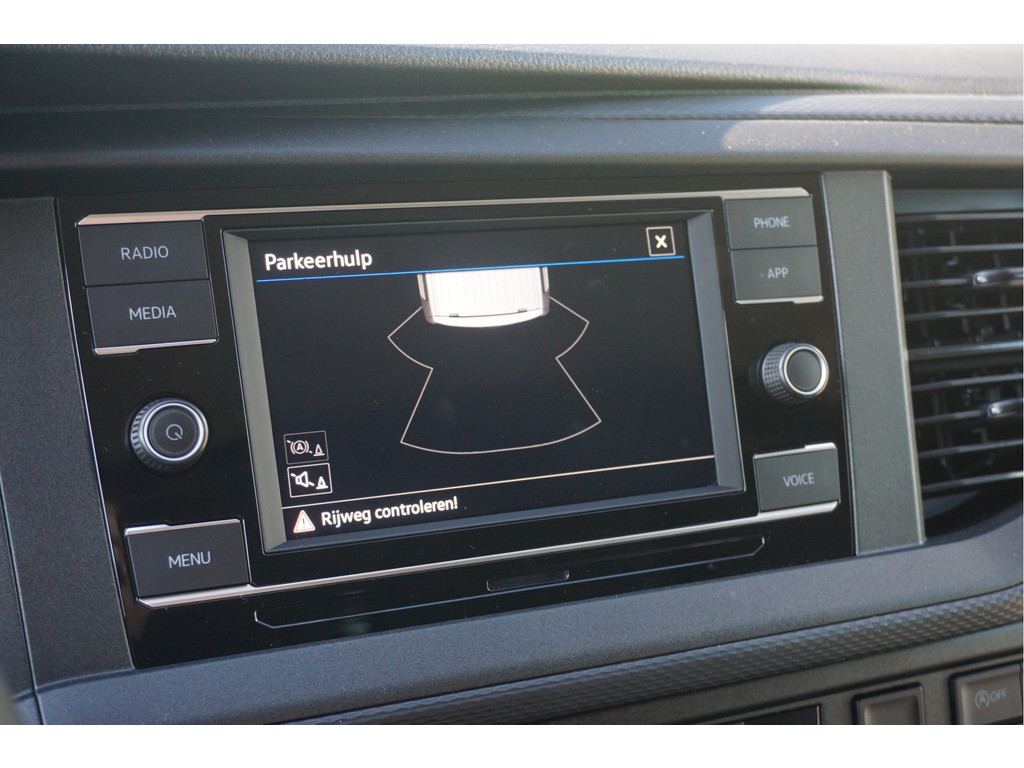 40015245-volkswagen-transporter-13