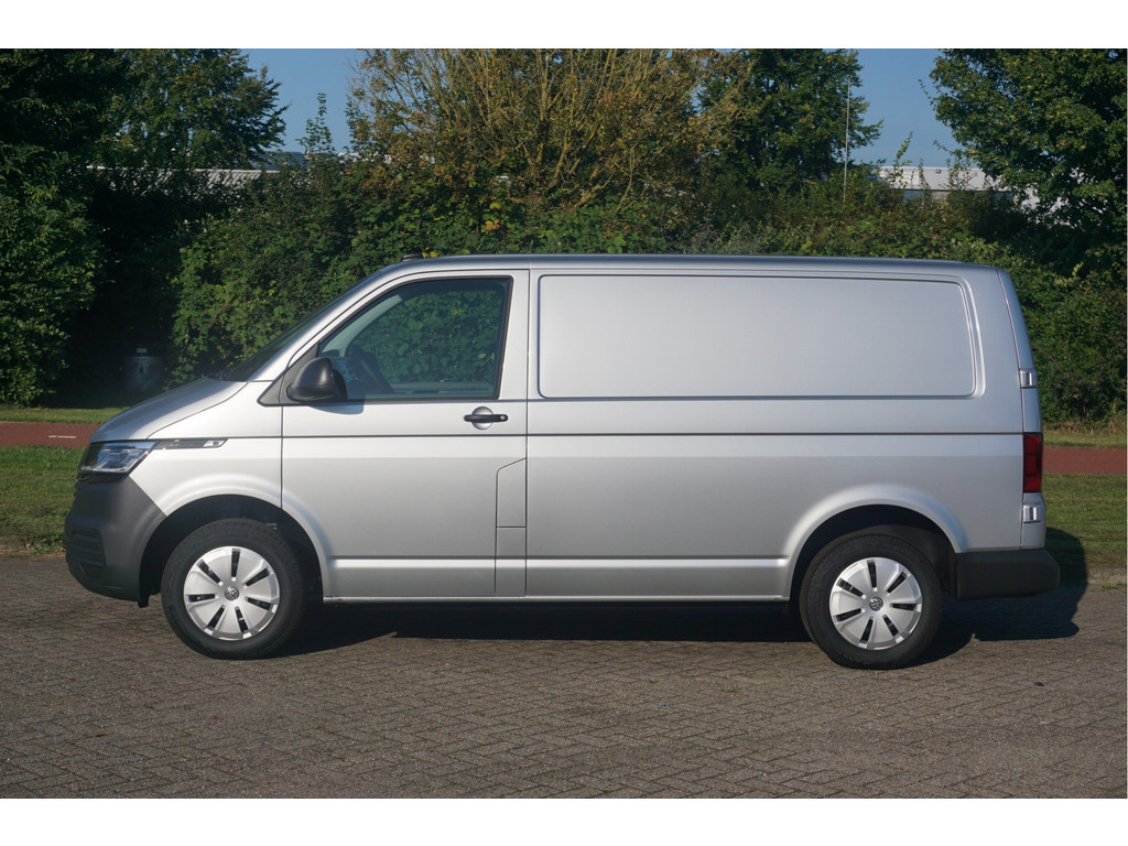 40015245-volkswagen-transporter-2