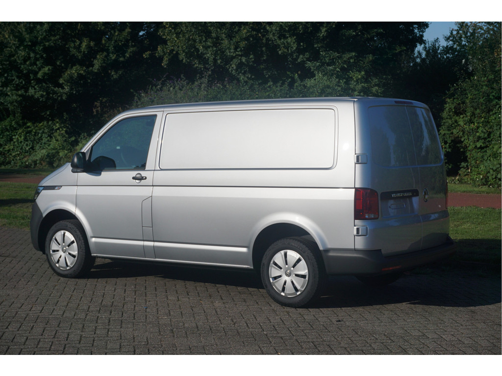 40015245-volkswagen-transporter-3