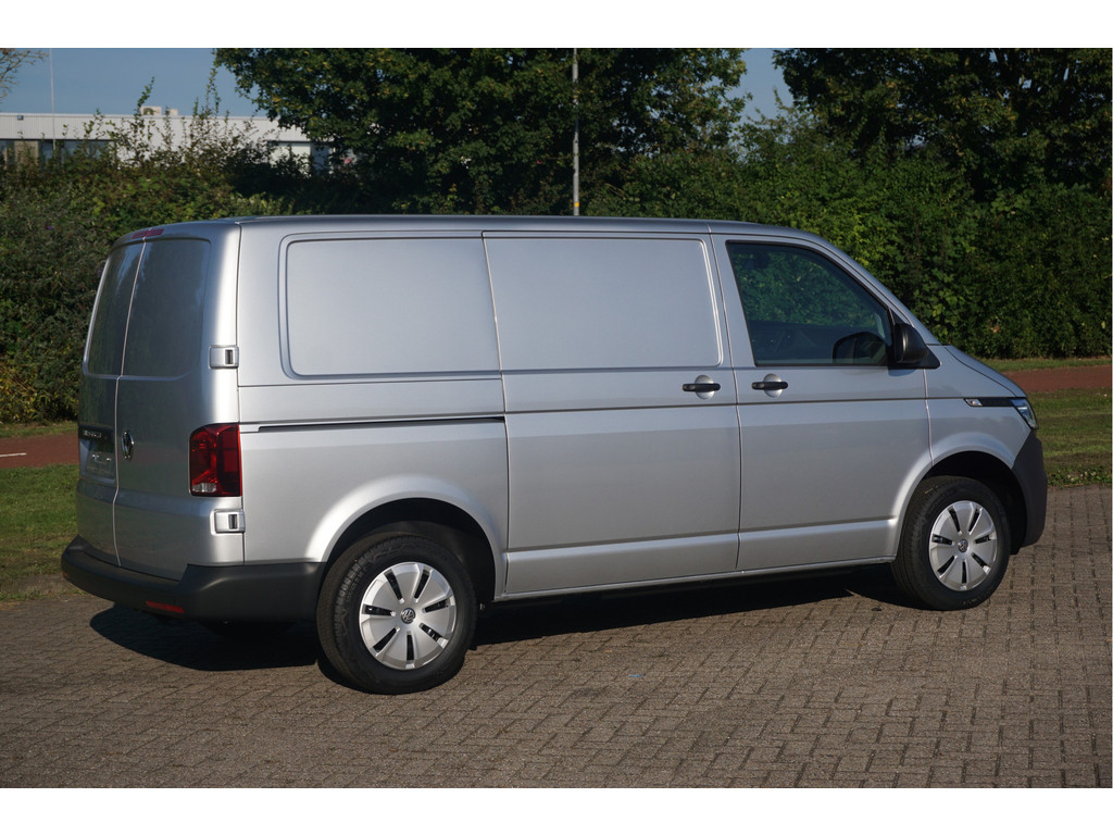 40015245-volkswagen-transporter-4