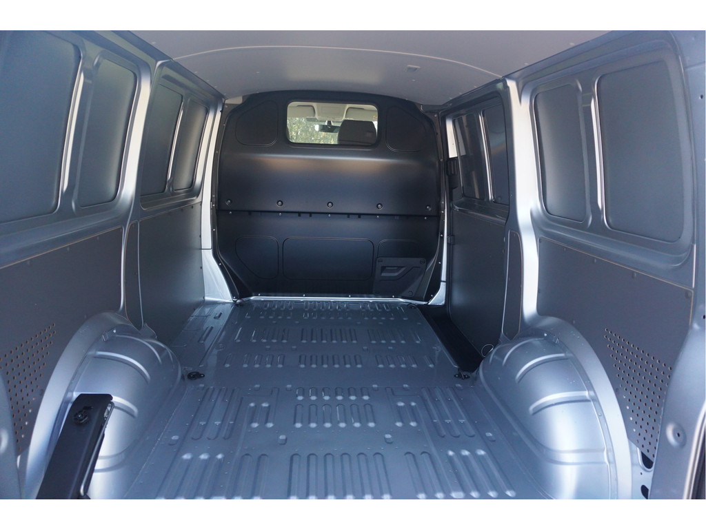 40015245-volkswagen-transporter-7