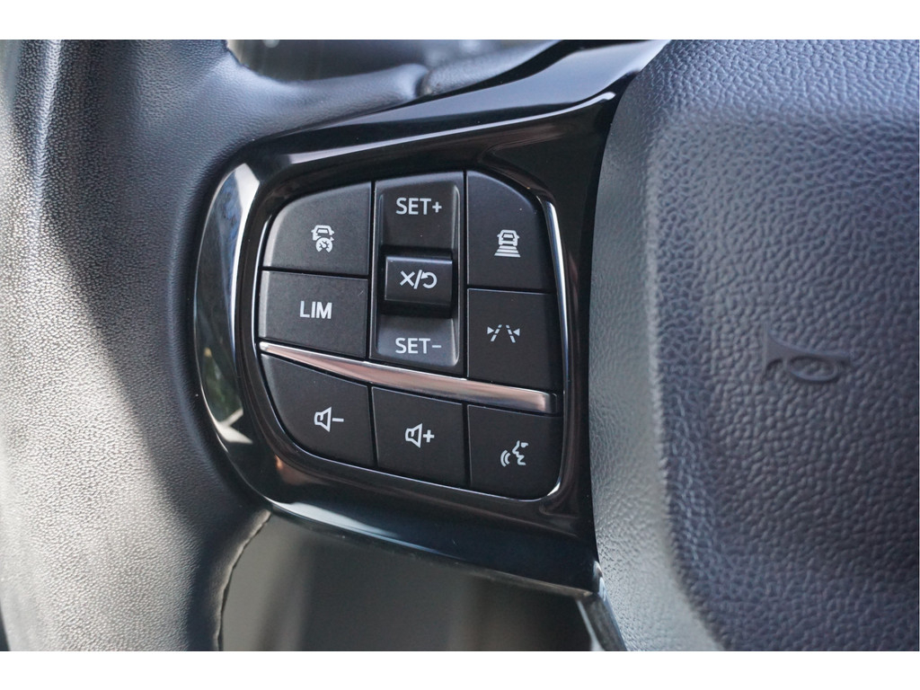 40244825-ford-transit-custom-16