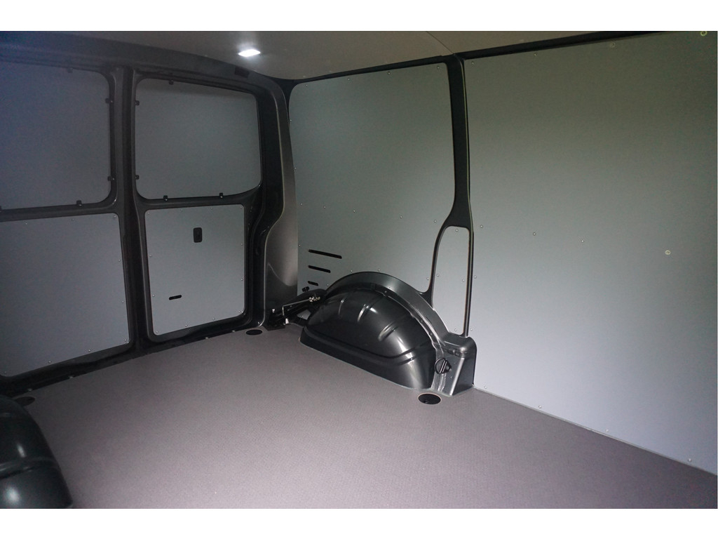 41241034-volkswagen-transporter-8