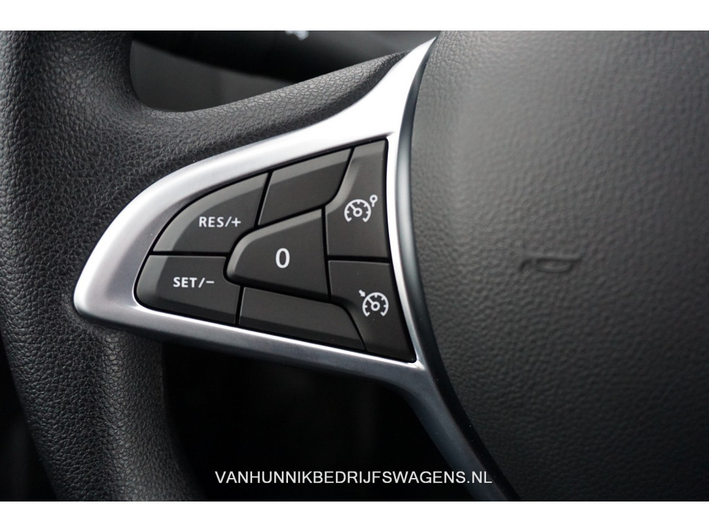 41833707-renault-express-13