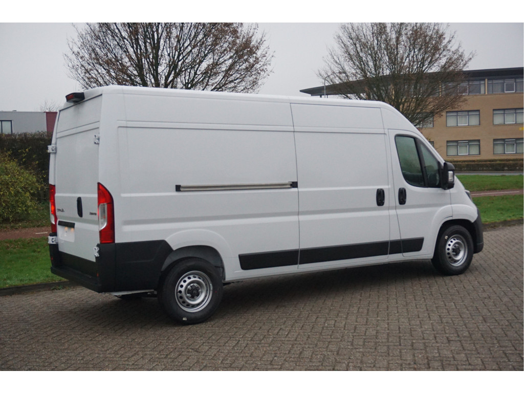 41906204-citroen-jumper-5