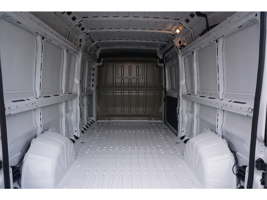 41906204-citroen-jumper-8