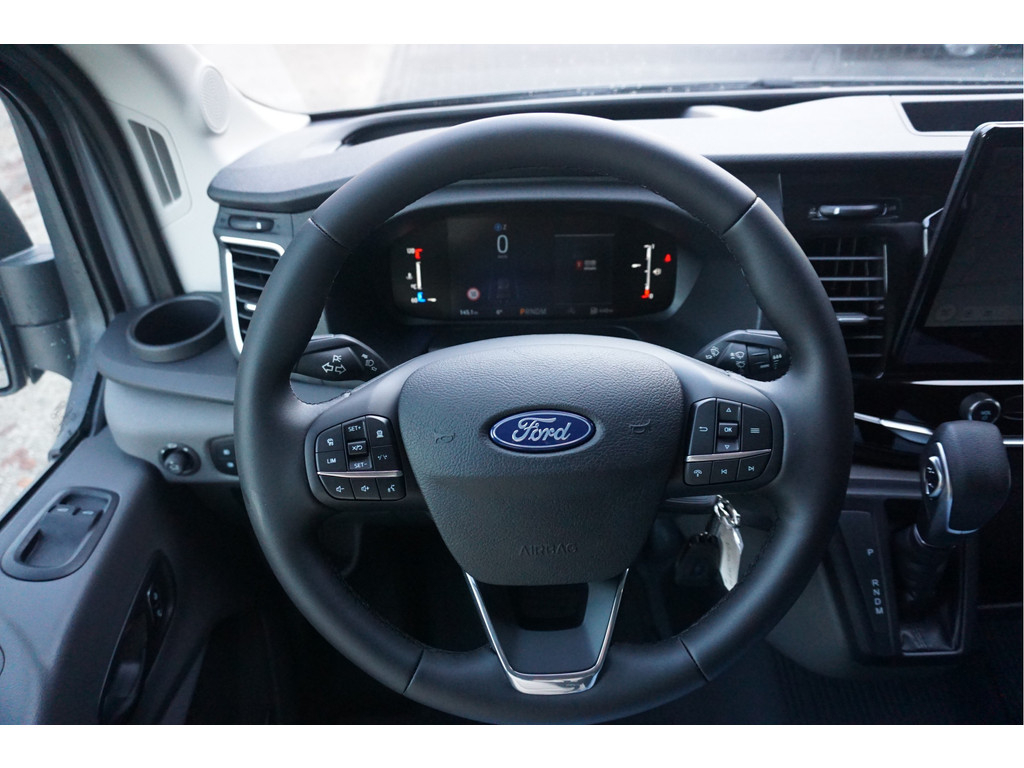 42123803-ford-transit-10