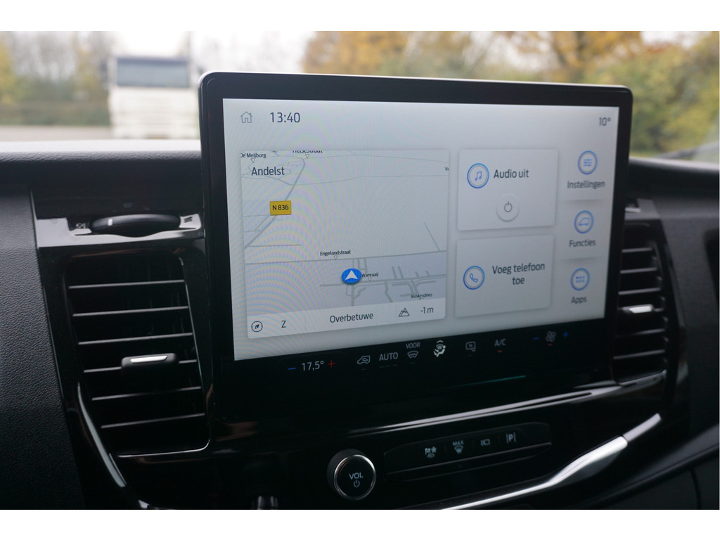 42128389-ford-transit-10