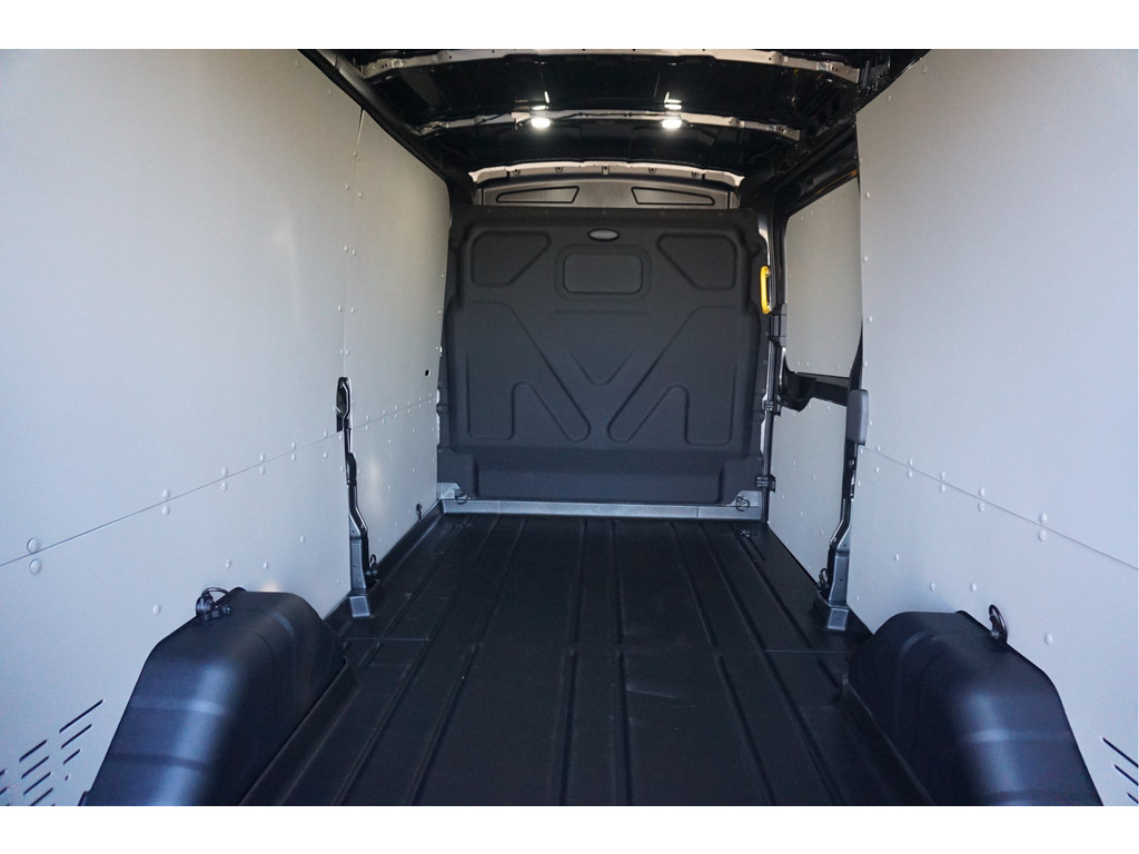 42128391-ford-transit-7