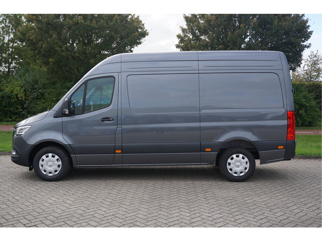 42171081-mercedes-benz-sprinter-2