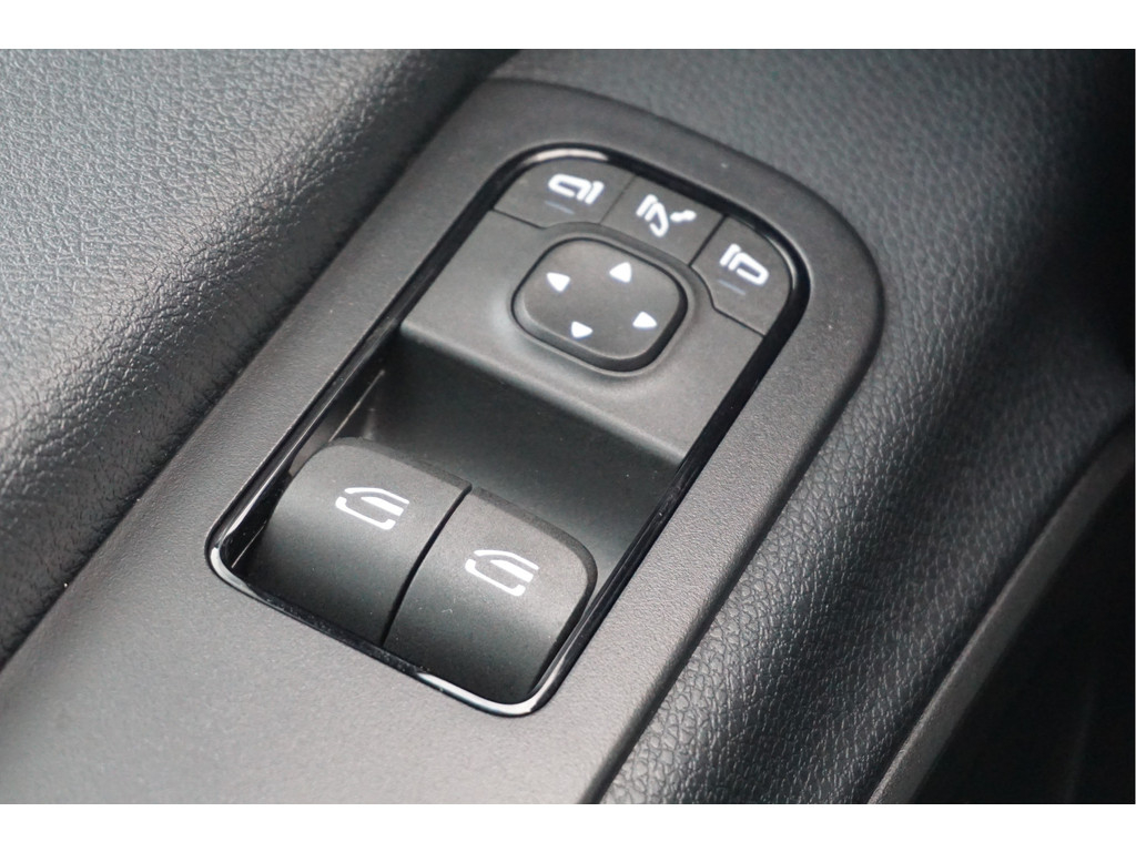 42172713-mercedes-benz-sprinter-13