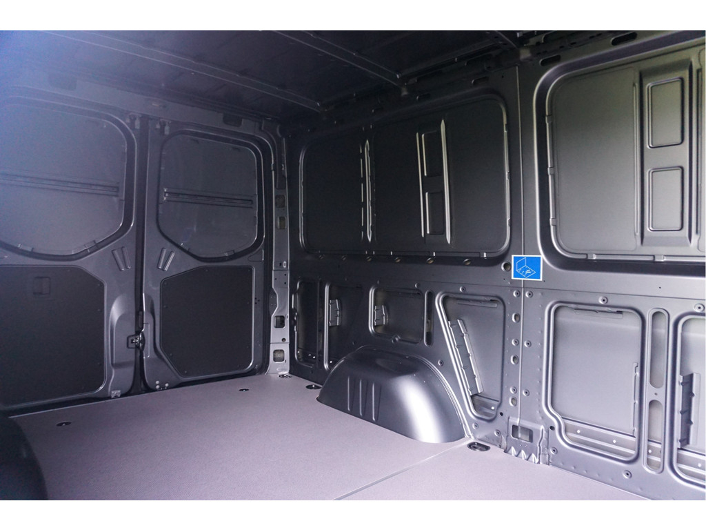 42172748-mercedes-benz-sprinter-8