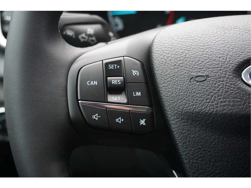 42212975-ford-transit-14