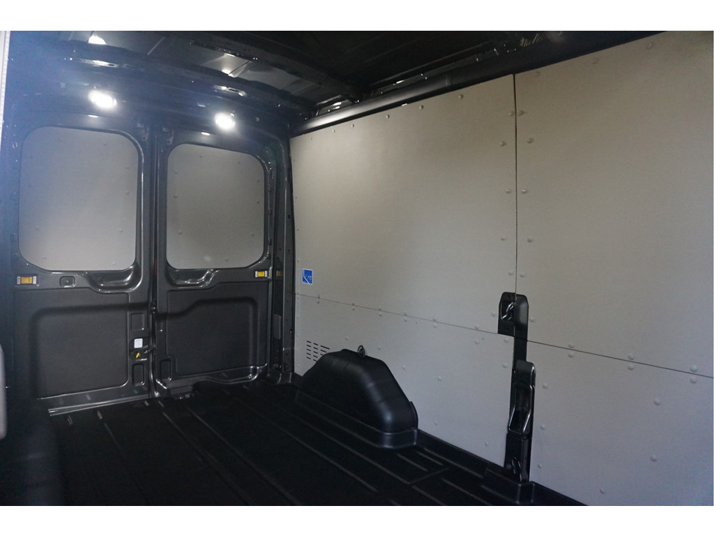 42212981-ford-transit-8