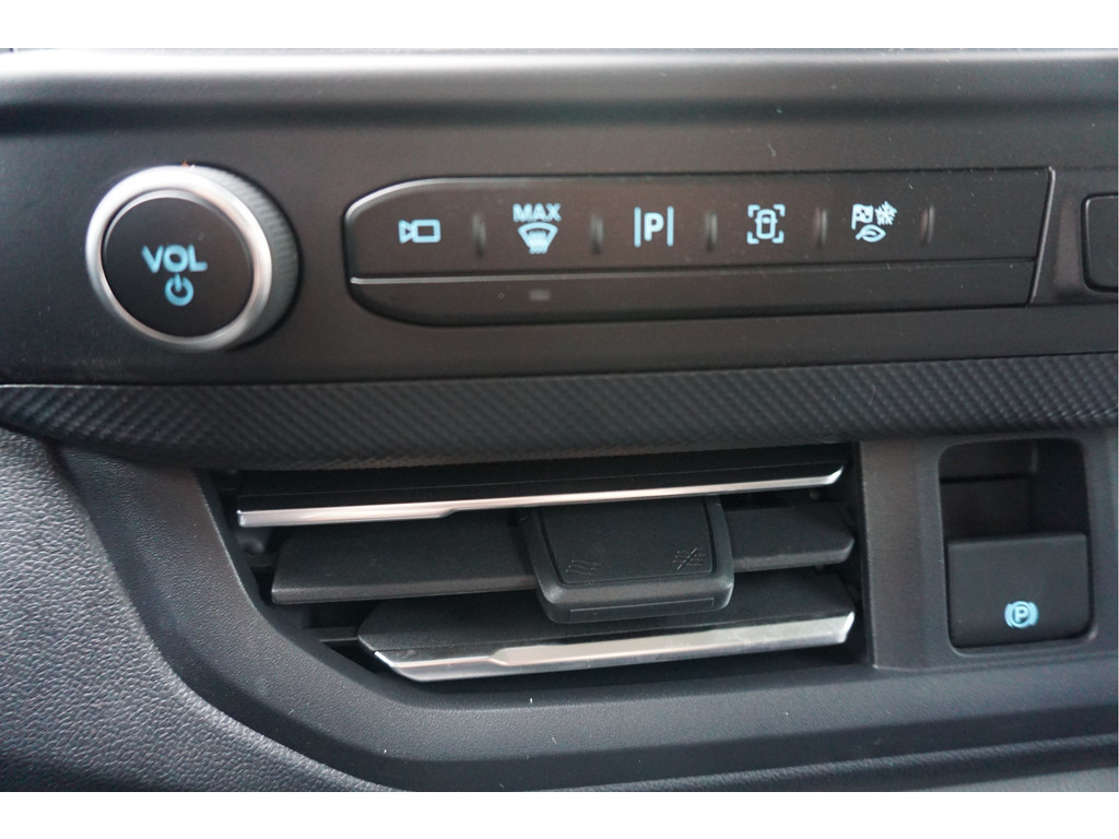 42215397-ford-transit-custom-15