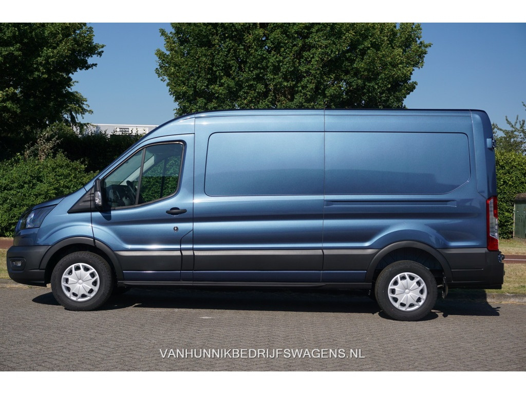 42216684-ford-transit-2