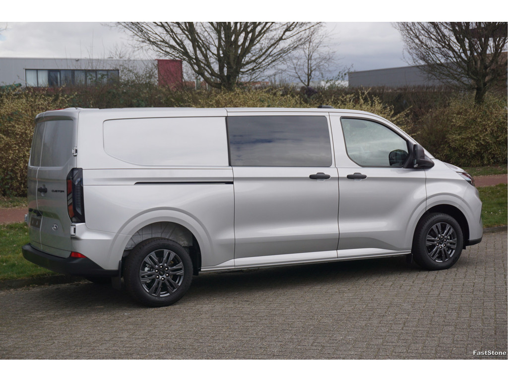 42668904-ford-transit-custom-4