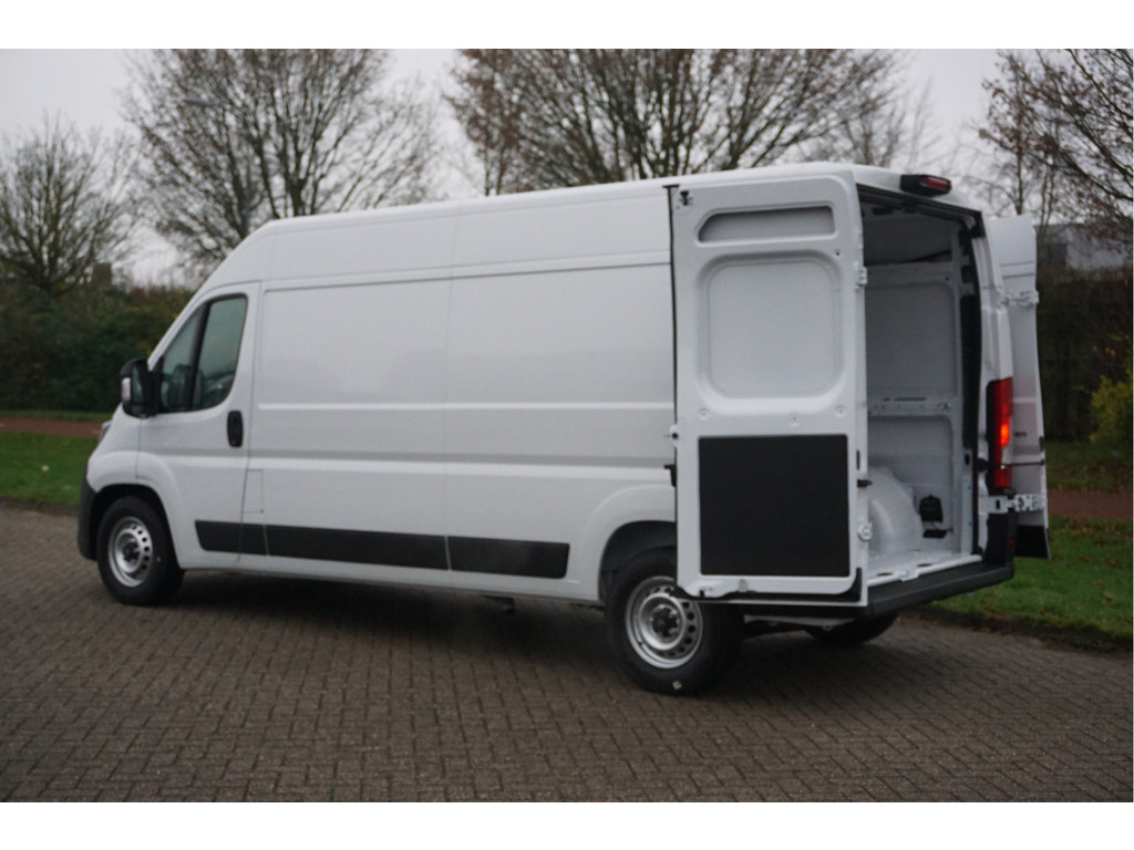 42727823-citroen-jumper-4