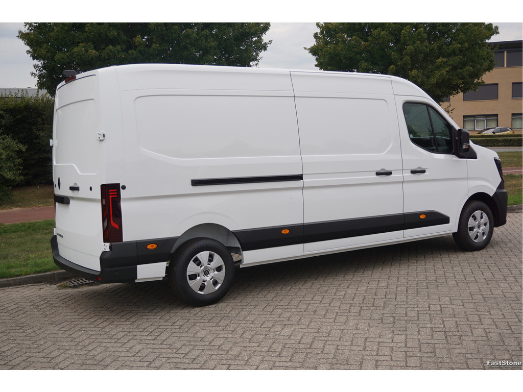 42911697-renault-master-4