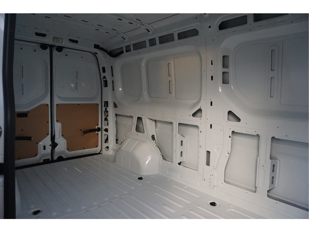 42911697-renault-master-8