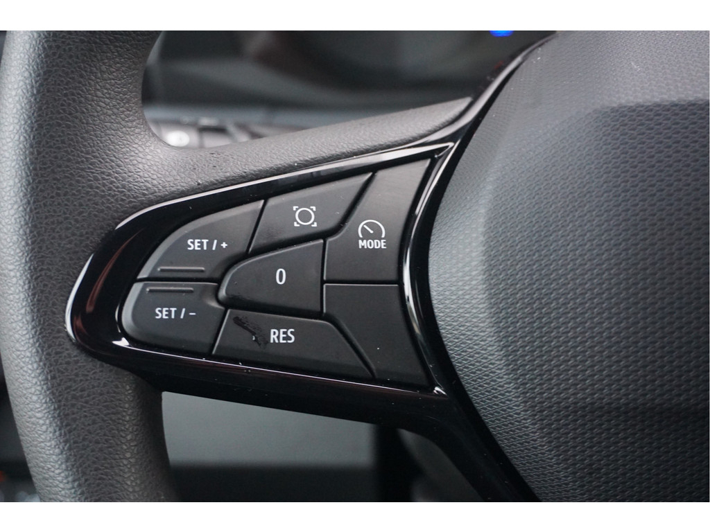 42916529-renault-master-13