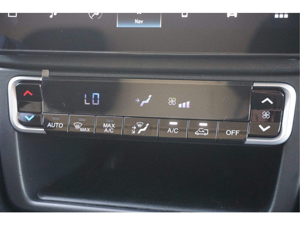 42945142-peugeot-boxer-15