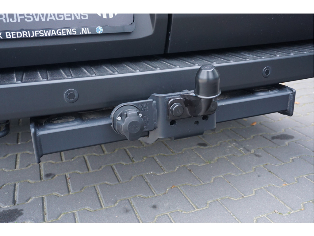 43570924-ford-transit-20
