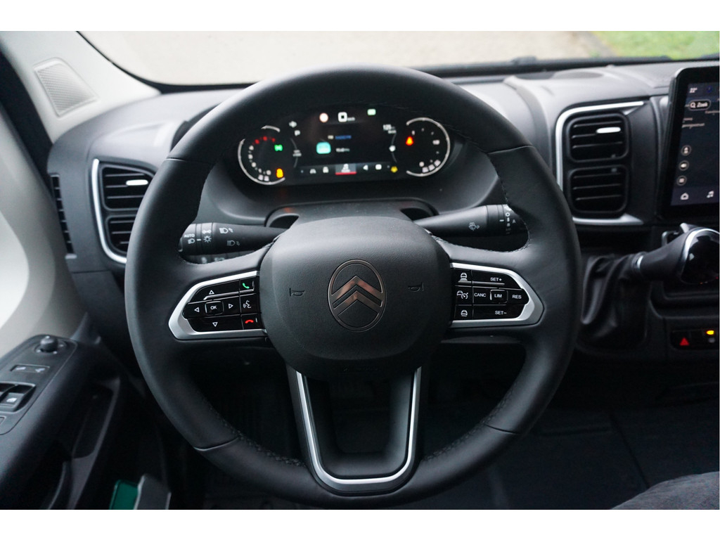 43613985-citroen-jumper-10