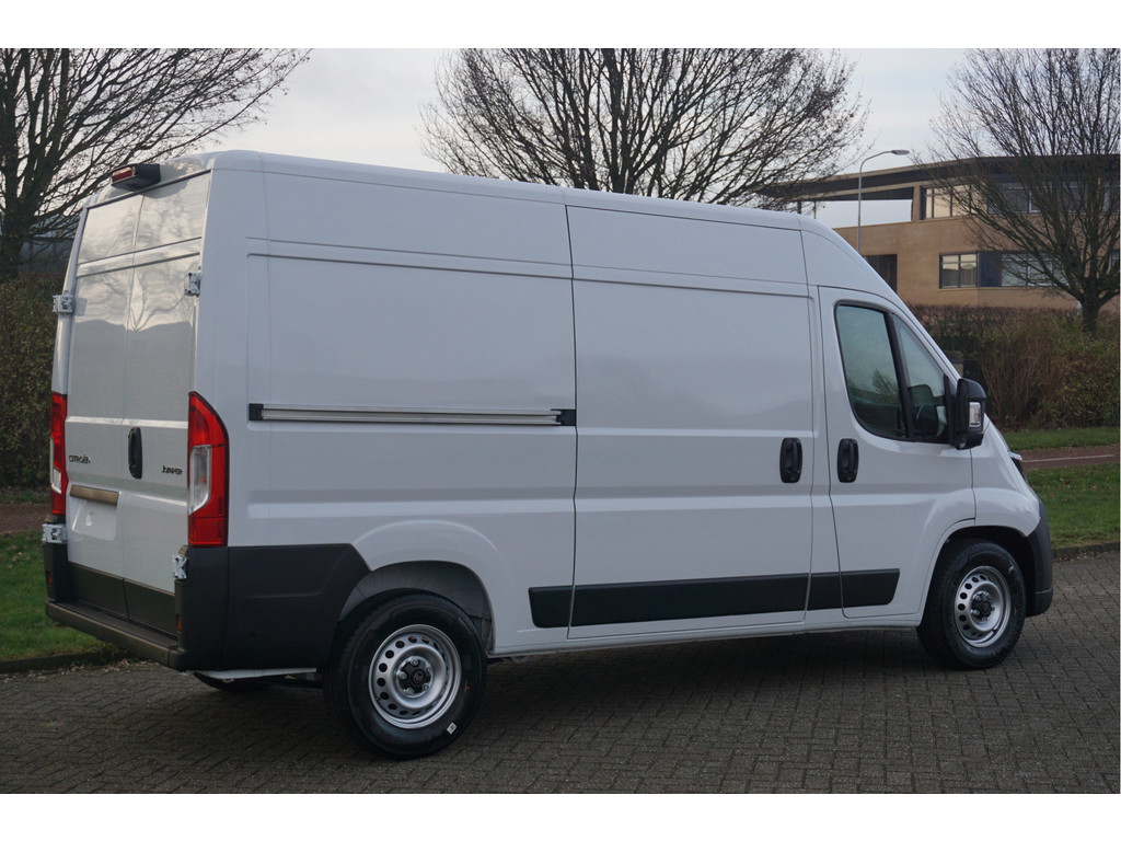 43613985-citroen-jumper-5