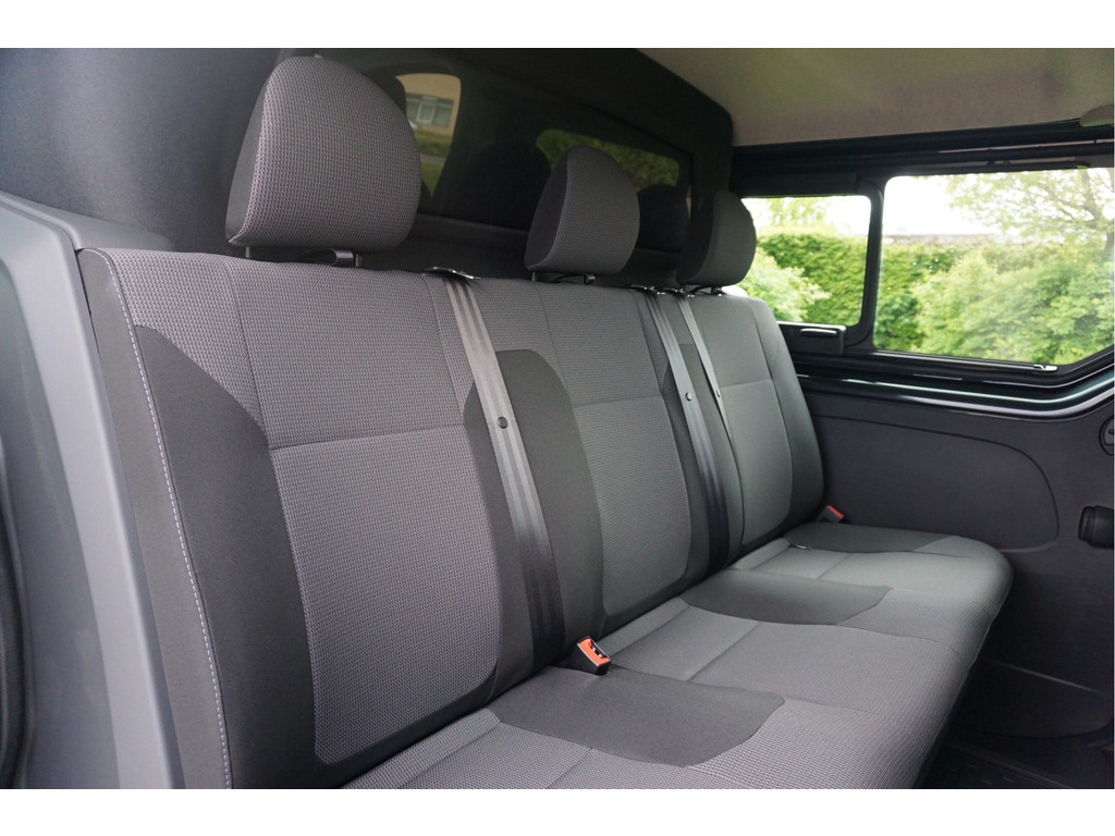 43764346-renault-trafic-16