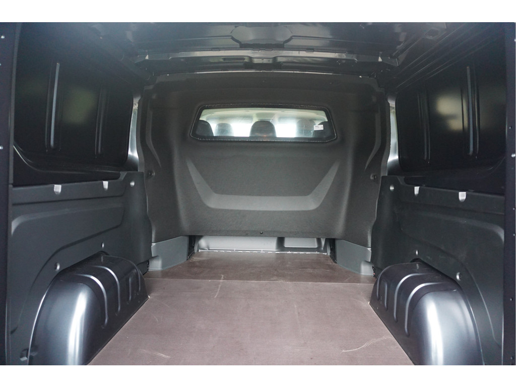 43764346-renault-trafic-7