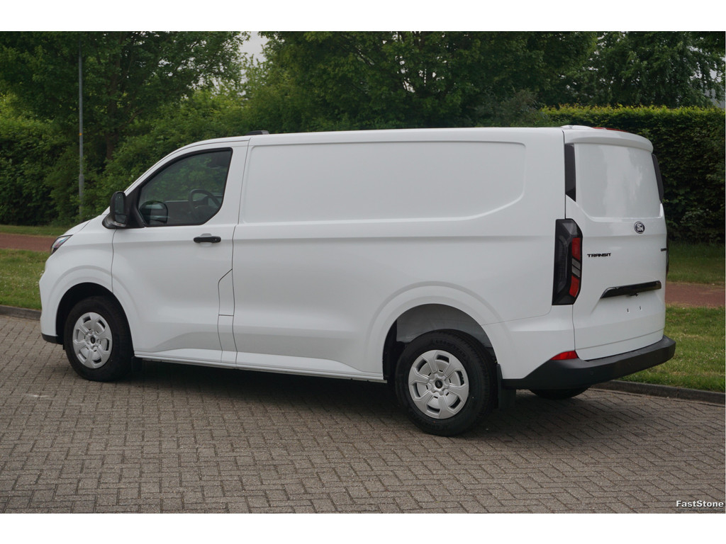 44750605-ford-transit-custom-3