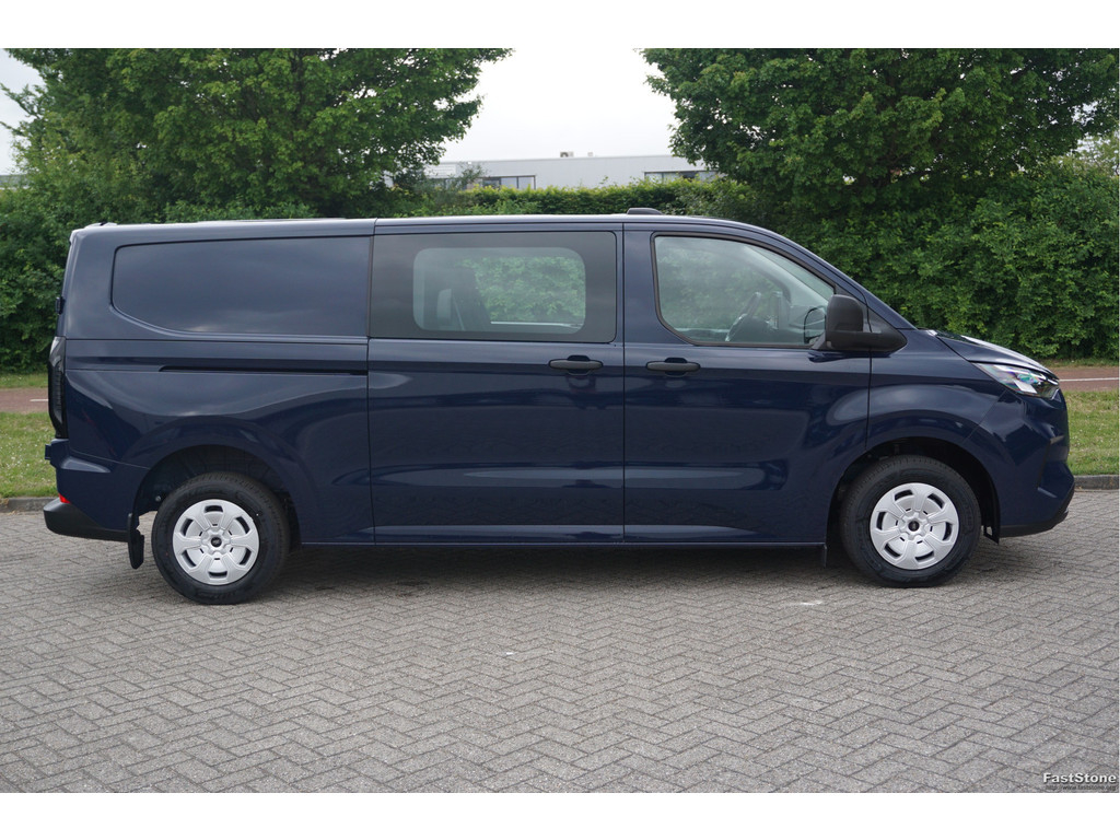 44771359-ford-transit-custom-5