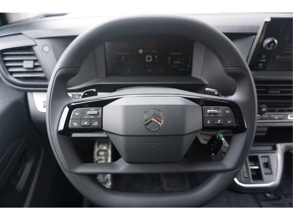 45081221-citroen-jumpy-10