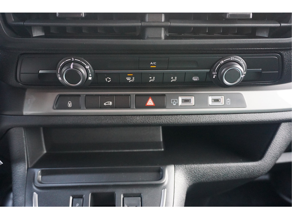 45081221-citroen-jumpy-14