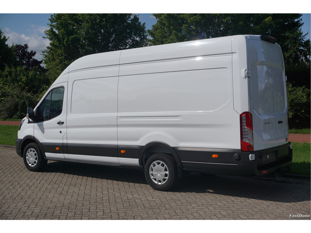 45143311-ford-transit-3