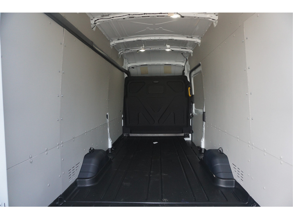45143324-ford-transit-19