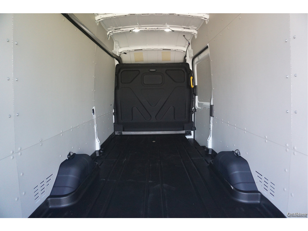 45143324-ford-transit-8