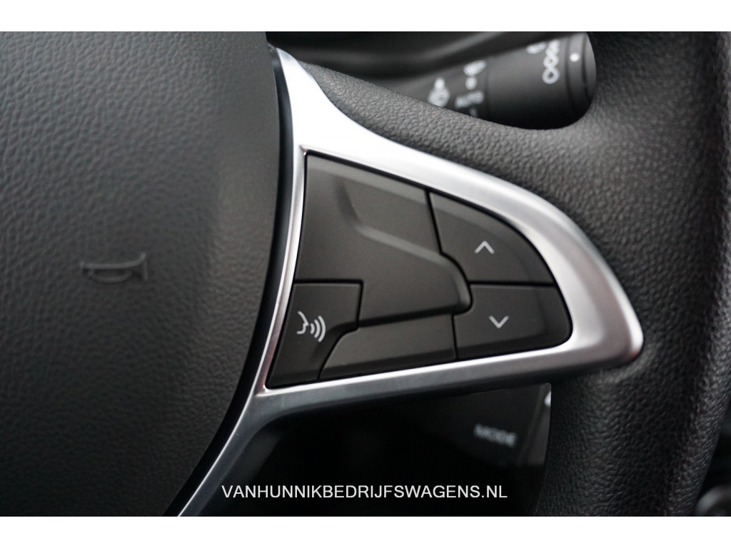 45384846-renault-express-14