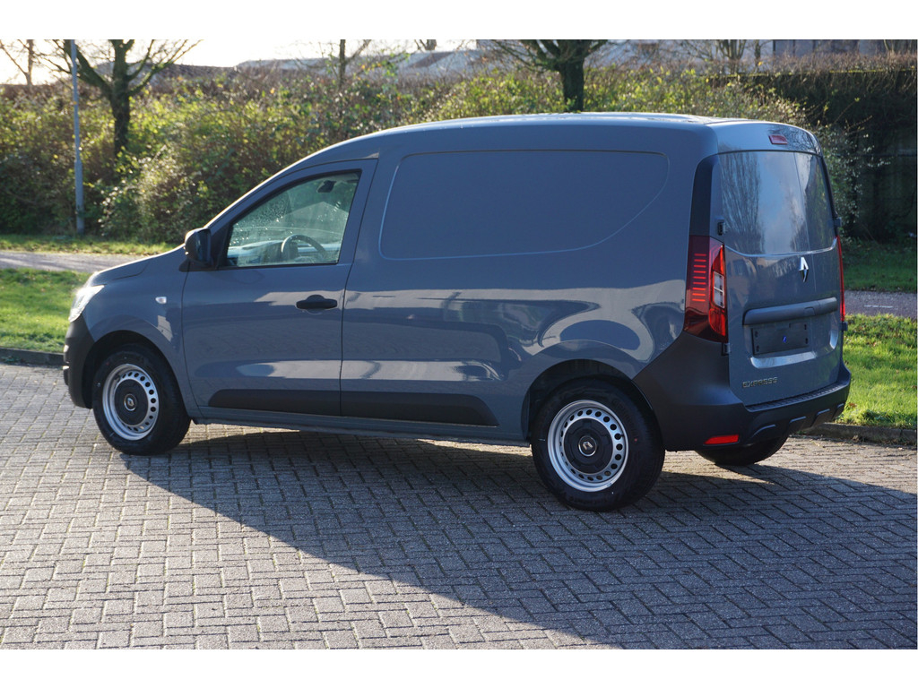 45384846-renault-express-3