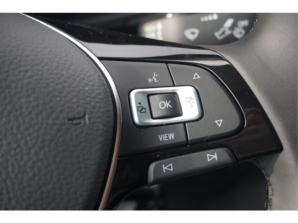 45425215-volkswagen-crafter-15