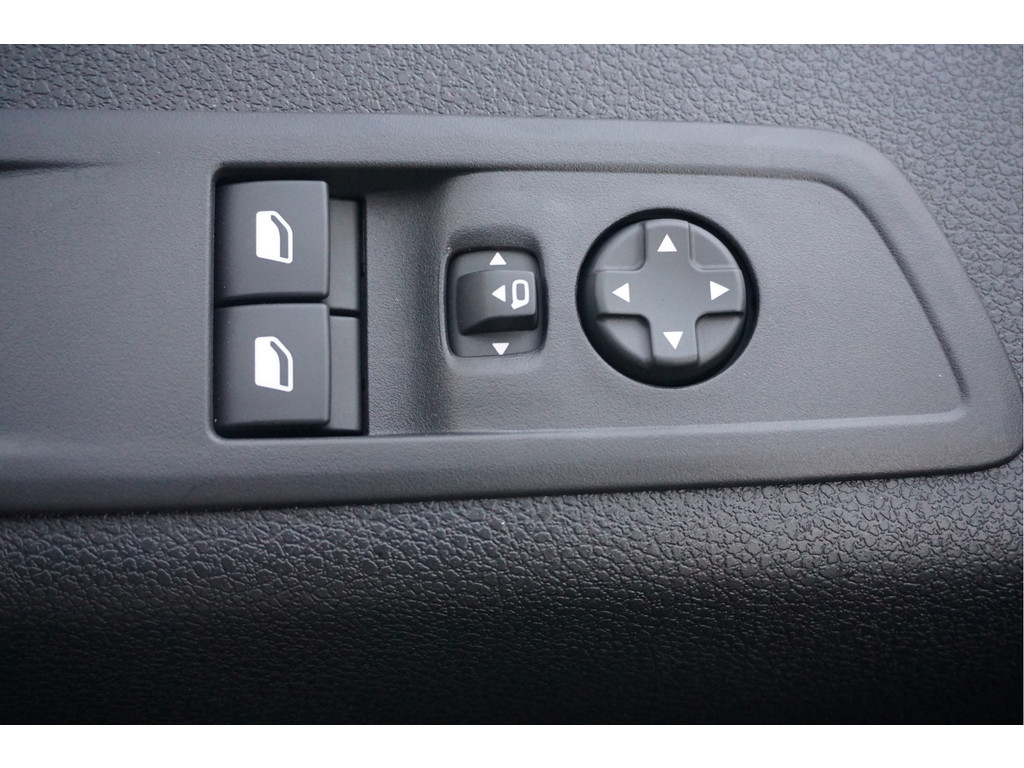 45733924-citroen-jumpy-18