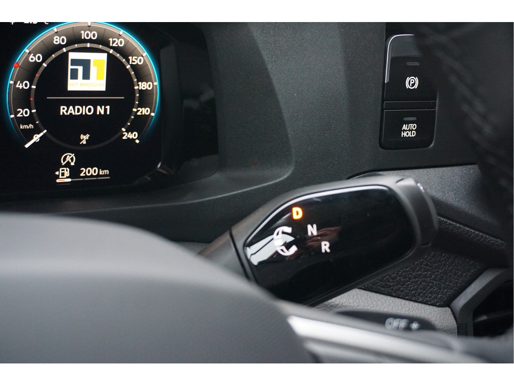 45748156-volkswagen-crafter-15