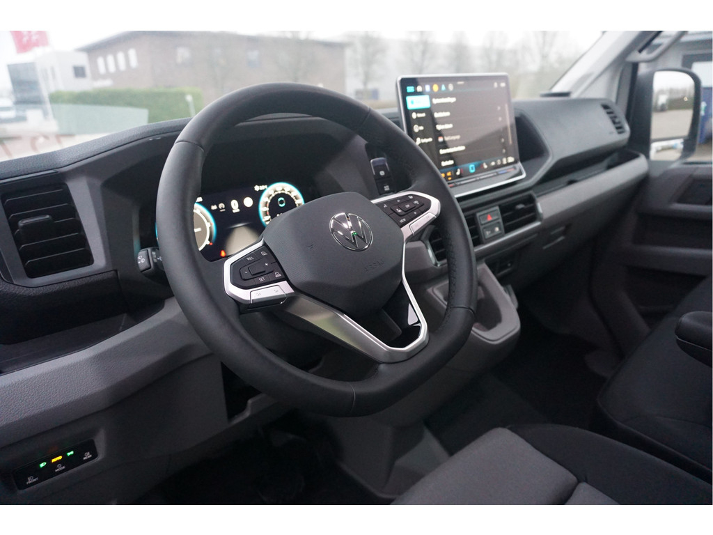 45748156-volkswagen-crafter-9