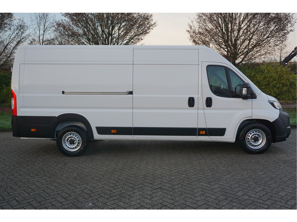 46068332-peugeot-boxer-5