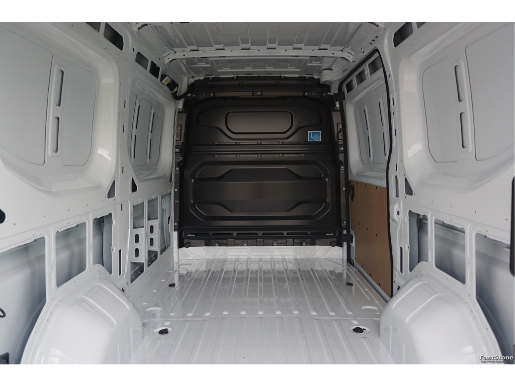 46563260-nissan-interstar-7